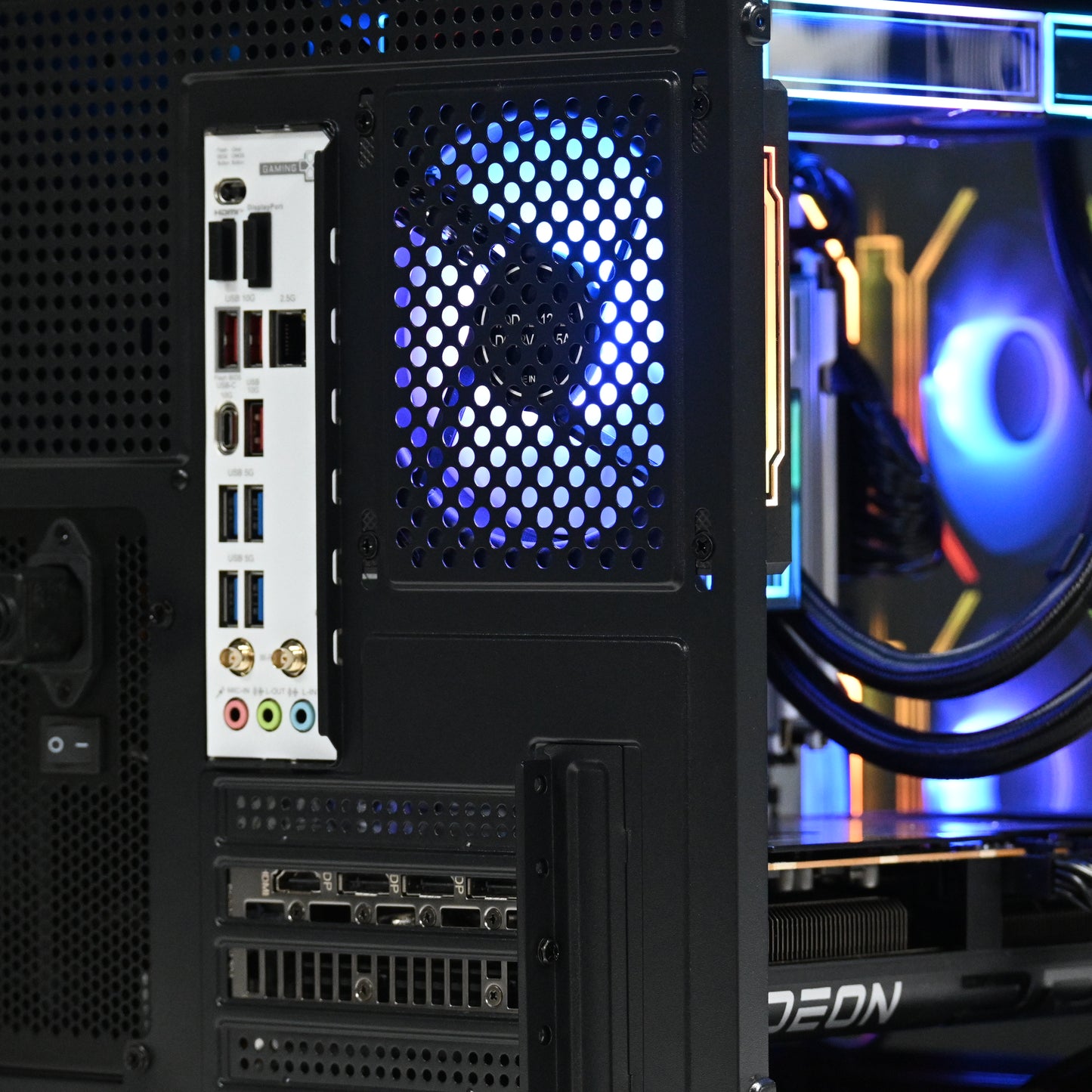 Ryzen 7 7800x3D | AMD 9070XT | Gaming PC