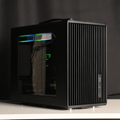RYZEN 7 9800X3D | RTX 5070 Compact / portable Gaming Pc